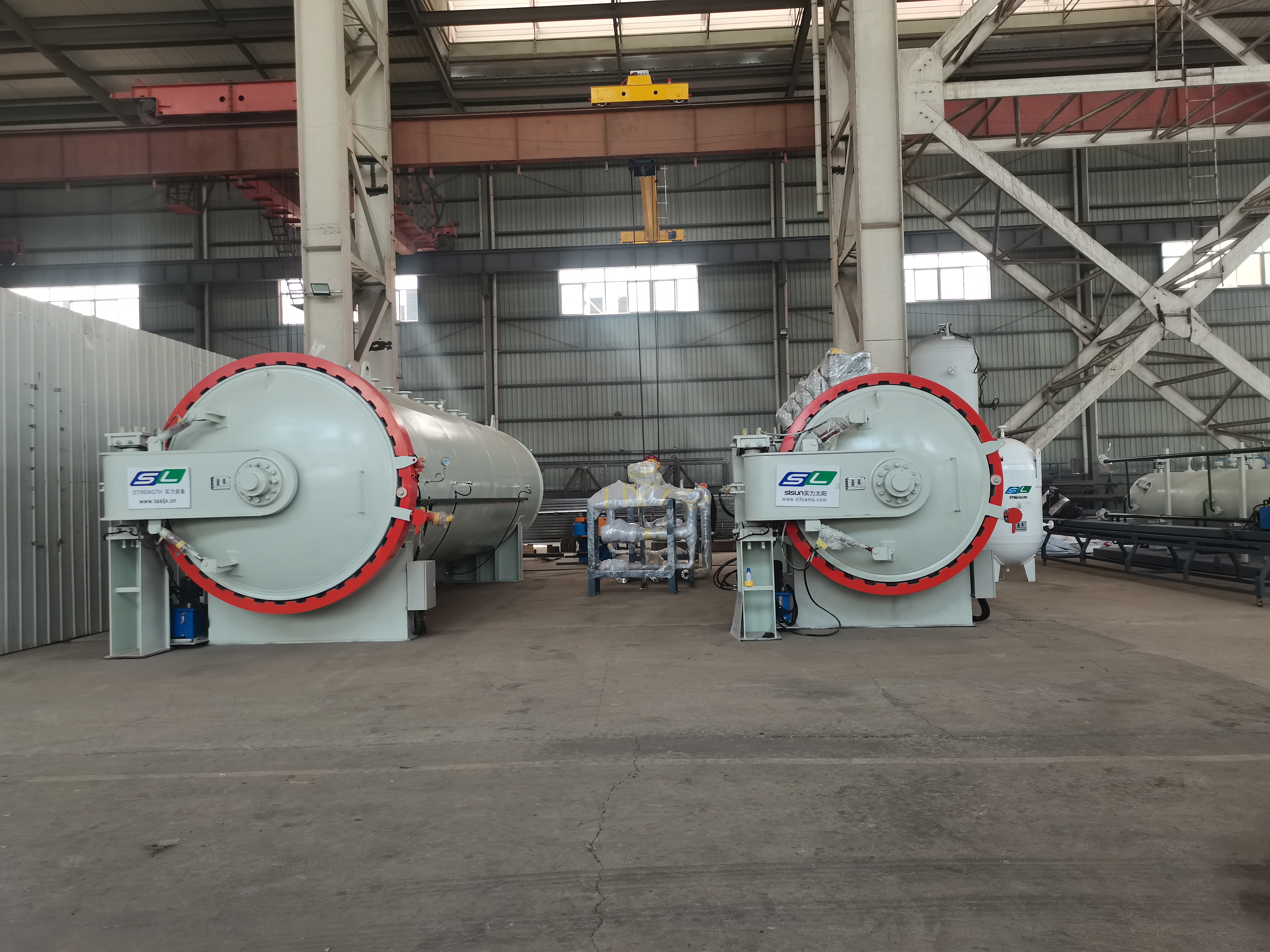 DN2000、DN2400兩臺新材料熱壓罐發(fā)往江蘇